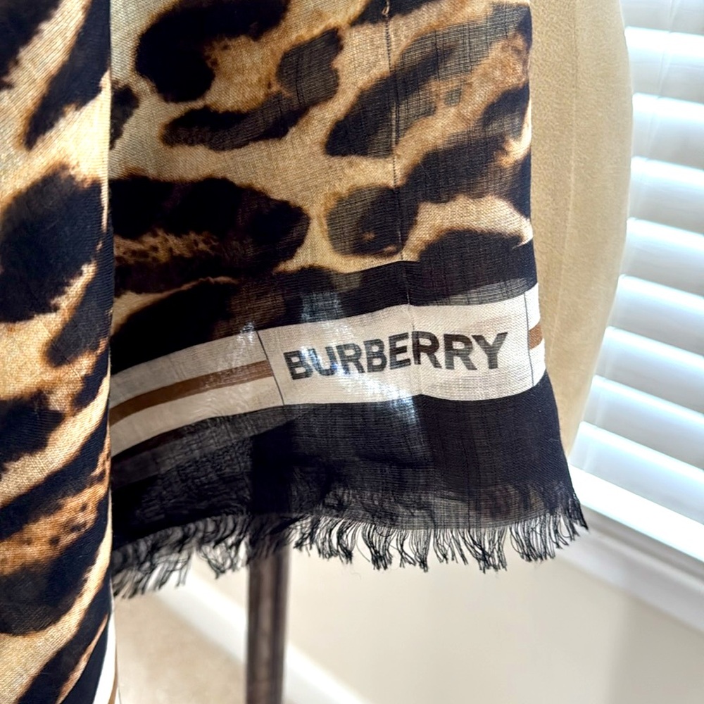 AUTHENTIC BURBERRY A:MU LEOPARD SCARF - Picture 2 of 6